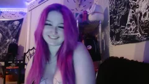 Lizz  online show from 11-08-25, 05:29