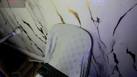 Lizz  online show from 03-21-26, 12:21