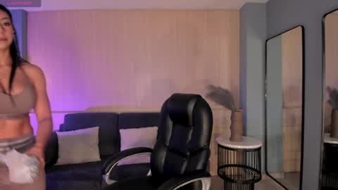 Lizzi  online show from 09-19-25, 12:50