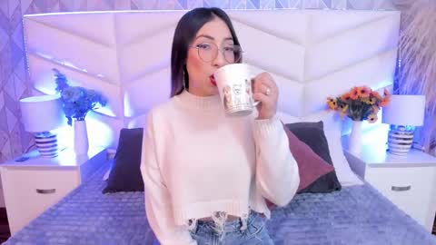 Snapshot of lizzi_hotman chatting on 01-15-26, 12:10 LIZZI online show from 01-15-26, 12:10