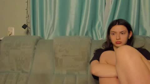 lizzi_muur online show from 01-22-25, 06:41