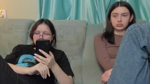 lizzi_muur online show from 02-02-25, 04:32