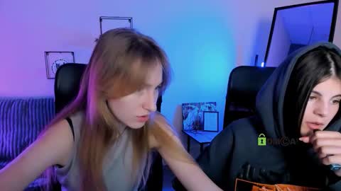 Snapshot of lizzie_boom chatting on 10-03-25, 12:57 lizzie_boom online show from 10-03-25, 12:57