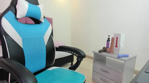 lizzie_williamss online show from 03-29-26, 03:06