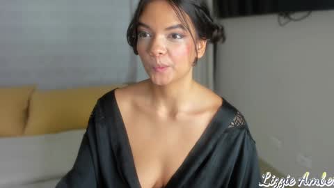 Snapshot of lizzieamber chatting on 01-22-25, 10:18 lizzieamber online show from 01-22-25, 10:18
