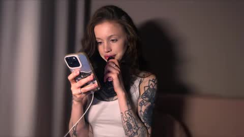 Snapshot of lizziesweety chatting on 05-17-26, 11:01 liza liza liza online show from 05-17-26, 11:01