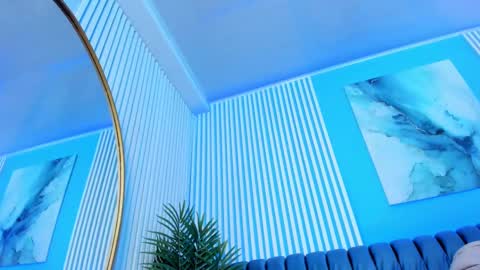 Snapshot of lizzievan chatting on 10-01-25, 12:00 Lizzie Evan online show from 10-01-25, 12:00