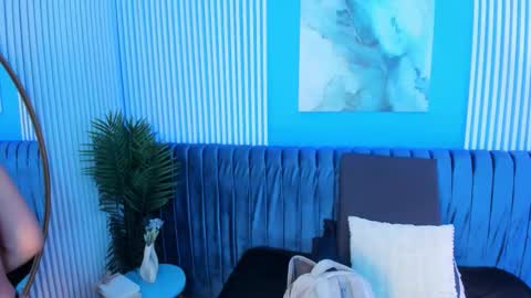 Snapshot of lizzievan chatting on 10-10-25, 11:42 Lizzie Evan online show from 10-10-25, 11:42