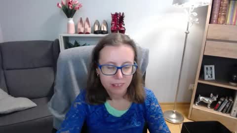 Lizzy online show from 09-29-25, 04:28