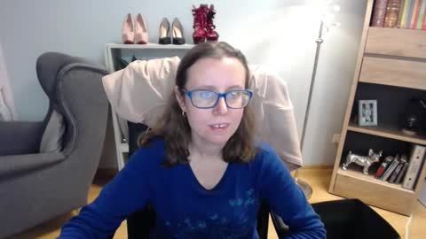 Lizzy online show from 10-16-25, 04:24