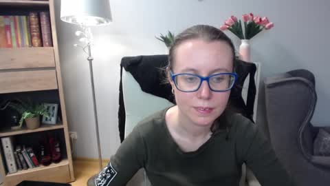 Lizzy online show from 03-18-26, 05:32