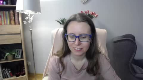 Lizzy online show from 03-25-26, 05:35