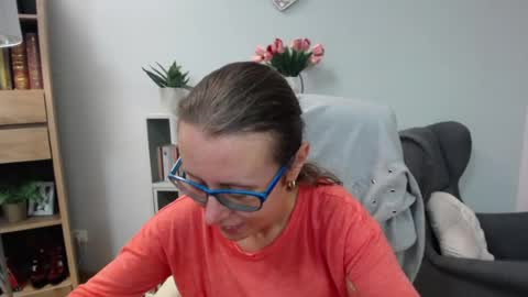 Lizzy online show from 07-08-26, 04:17