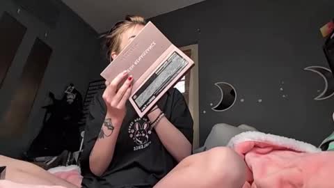 lizzybunny online show from 12-13-24, 02:05