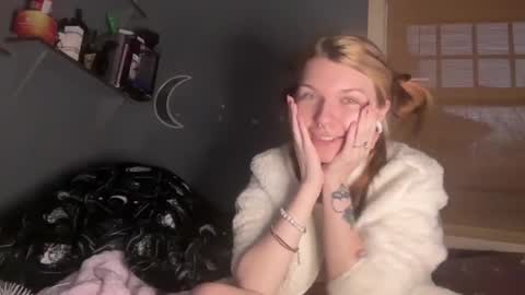 lizzybunny online show from 01-17-25, 04:47