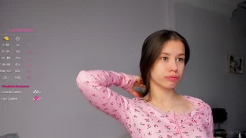 Snapshot of llkadream chatting on 02-06-25, 07:02 Arina online show from 02-06-25, 07:02