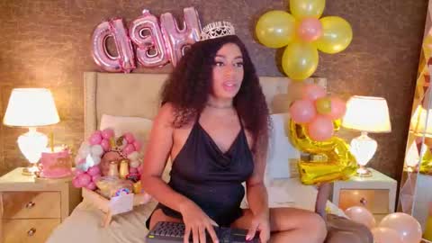 Snapshot of loana_vegas chatting on 02-24-26, 07:01 LOANA online show from 02-24-26, 07:01