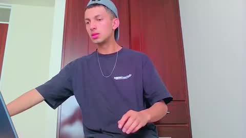 Snapshot of logaan_grey chatting on 11-03-25, 04:41 logaan_grey online show from 11-03-25, 04:41