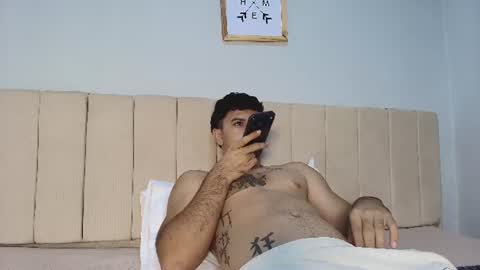 Snapshot of logan_9_ chatting on 07-16-26, 11:00 logan online show from 07-16-26, 11:00