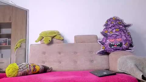 LOGAN DRAKE online show from 11-19-25, 03:39