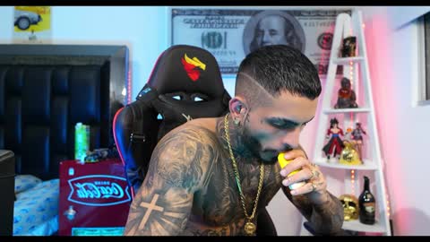 Snapshot of logan_hugh8 chatting on 12-13-24, 03:38 logan_hugh8 online show from 12-13-24, 03:38