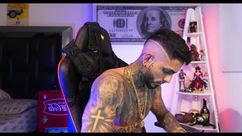 Snapshot of logan_hugh8 chatting on 01-29-25, 12:02 logan_hugh8 online show from 01-29-25, 12:02