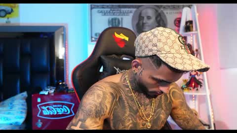 Snapshot of logan_hugh8 chatting on 02-24-25, 01:31 logan_hugh8 online show from 02-24-25, 01:31