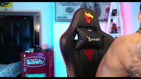 Snapshot of logan_hugh8 chatting on 02-26-25, 06:15 logan_hugh8 online show from 02-26-25, 06:15