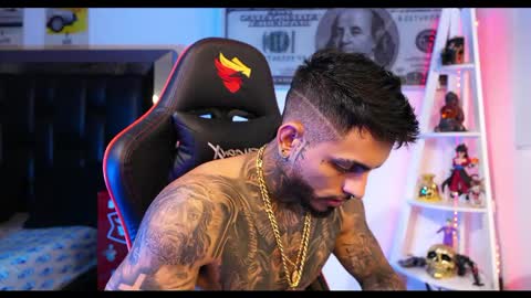 logan_hugh8 online show from 03-03-25, 01:20