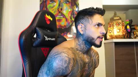 logan_hugh8 online show from 09-24-25, 04:27