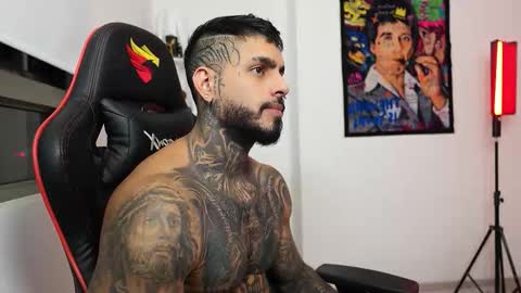 Snapshot of logan_hugh8 chatting on 10-21-25, 12:44 logan_hugh8 online show from 10-21-25, 12:44