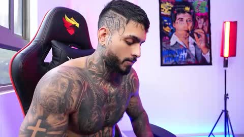 logan_hugh8 online show from 10-22-25, 09:47