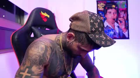 Snapshot of logan_hugh8 chatting on 11-14-25, 05:39 logan_hugh8 online show from 11-14-25, 05:39