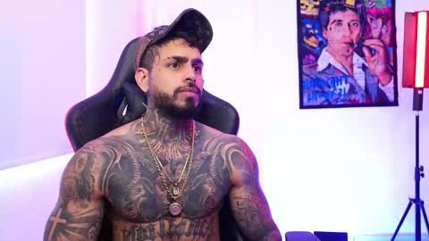 Snapshot of logan_hugh8 chatting on 11-17-25, 07:19 logan_hugh8 online show from 11-17-25, 07:19