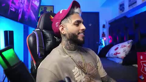 logan_hugh8 online show from 02-05-26, 07:02