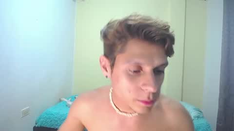 Snapshot of loganevans8 chatting on 02-05-25, 12:10 Logan online show from 02-05-25, 12:10