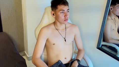 Loganfoster  online show from 01-08-26, 08:44