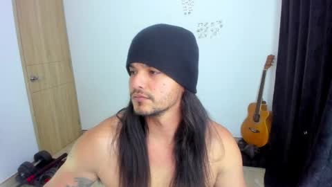 Snapshot of loganhot22 chatting on 04-19-26, 05:40 Logan online show from 04-19-26, 05:40
