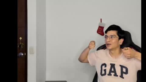 Snapshot of logannick chatting on 12-12-24, 09:40 Logan online show from 12-12-24, 09:40