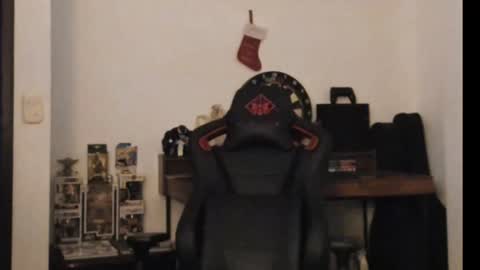 Snapshot of logannick chatting on 01-30-25, 08:54 Logan online show from 01-30-25, 08:54