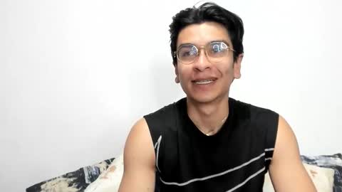 Snapshot of logannick chatting on 11-28-25, 09:01 Logan online show from 11-28-25, 09:01