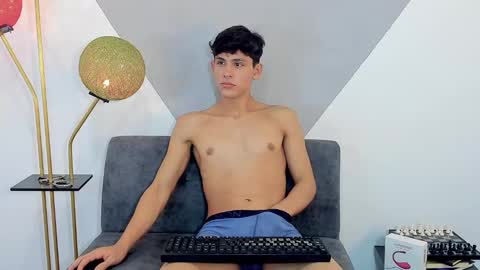 Snapshot of loganoficialx chatting on 12-04-24, 10:46 loganoficialx online show from 12-04-24, 10:46