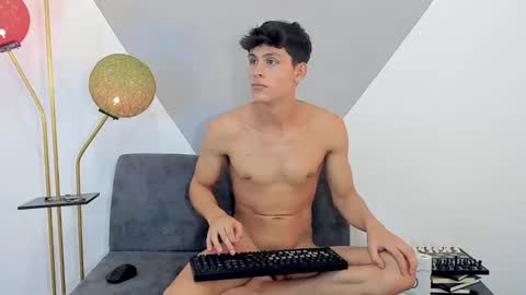 Snapshot of loganoficialx chatting on 12-05-24, 03:39 loganoficialx online show from 12-05-24, 03:39