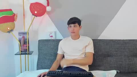 Snapshot of loganoficialx chatting on 12-29-24, 09:17 loganoficialx online show from 12-29-24, 09:17