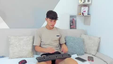 Snapshot of loganoficialx chatting on 01-26-25, 07:10 loganoficialx online show from 01-26-25, 07:10