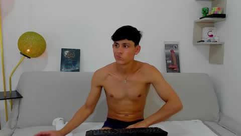 Snapshot of loganoficialx chatting on 10-22-25, 01:22 loganoficialx online show from 10-22-25, 01:22