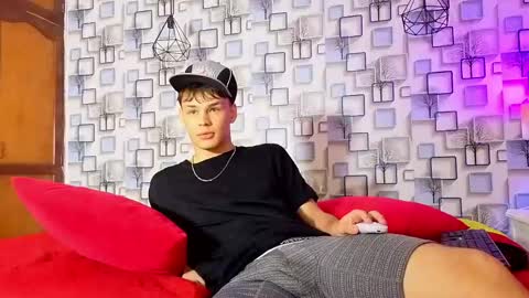 logansteel_ online show from 05-12-26, 06:54
