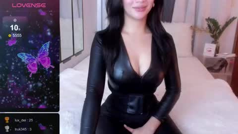 Snapshot of loisewilliams chatting on 02-28-26, 06:53 Mistress L online show from 02-28-26, 06:53