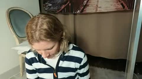 Snapshot of lola_belgium chatting on 04-27-26, 04:27 lola_belgium online show from 04-27-26, 04:27