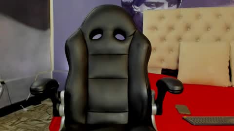 lola red online show from 02-27-25, 02:21